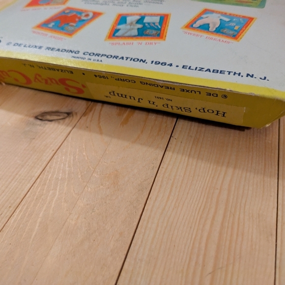 Suzy Cute Doll Outfit Set with Accessories Sealed 1964 Topper Toys - Picture 11 of 12